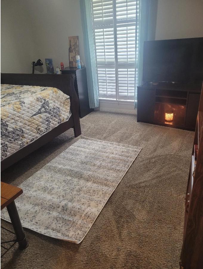 Bedroom Four Minutes From Beach ペンサコーラ エクステリア 写真