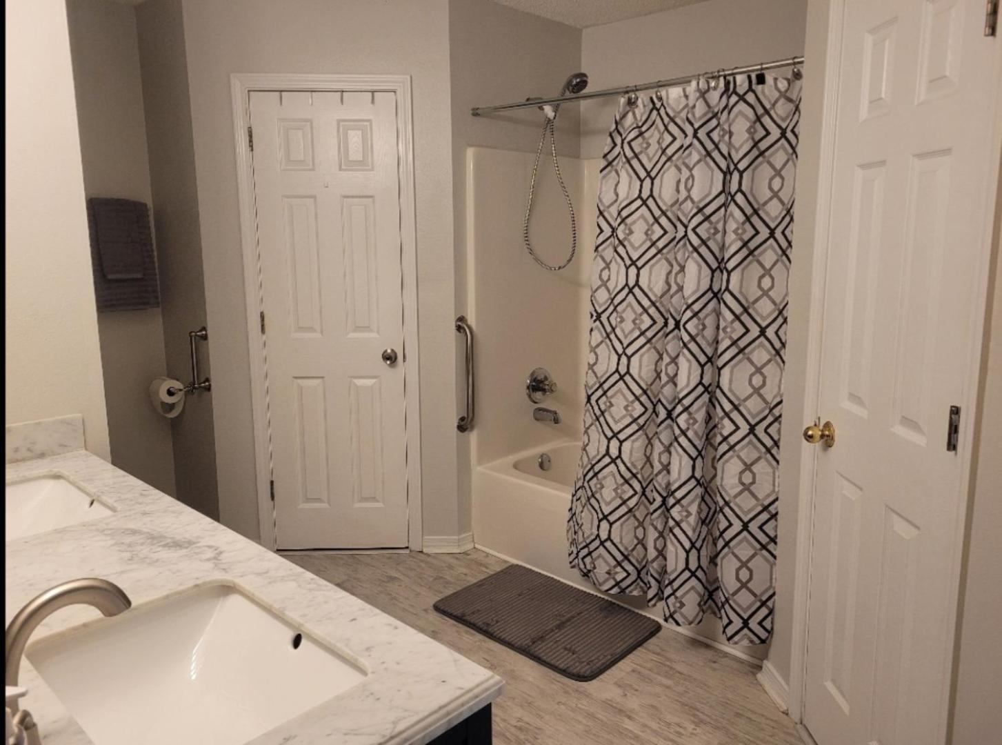 Bedroom Four Minutes From Beach ペンサコーラ エクステリア 写真